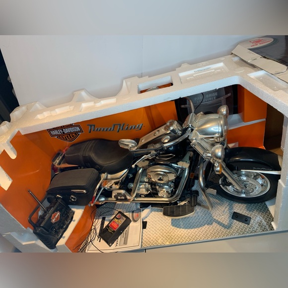 Rare Collectible New Bright Harley Davidson Road King RC - Excellent Condition - Picture 5 of 8